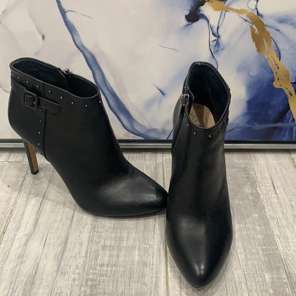 Vince Camuto Shoes - Vince camuto ankle leather black zip up size 7 1/2